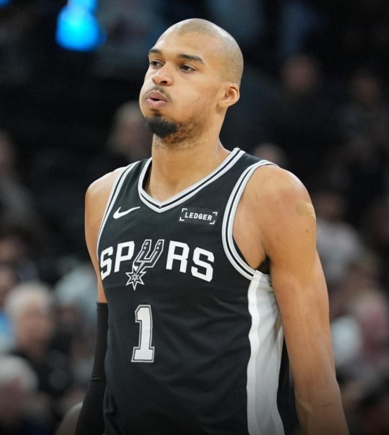 mk体育官网-福克斯31分文班亚马26+13+5封盖，努尔基奇连场三双，马刺灭爵士