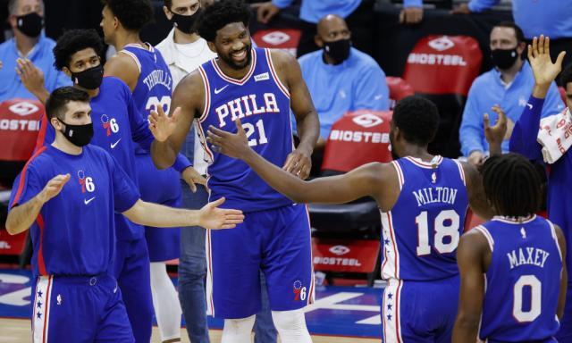 防守第一哈里斯复活 里弗斯的鸡汤助76人开局领跑